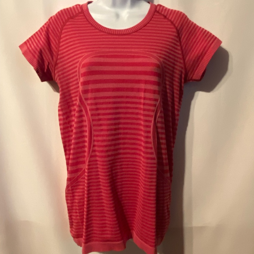 Lululemon work out shirt
